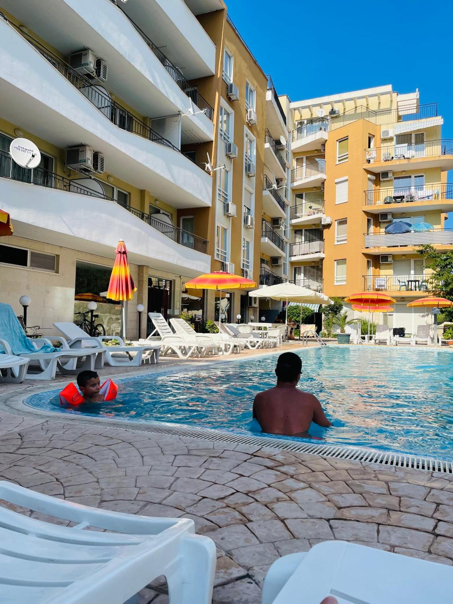 Blue Marine - Daneli Apartment Sunny Beach Buitenkant foto